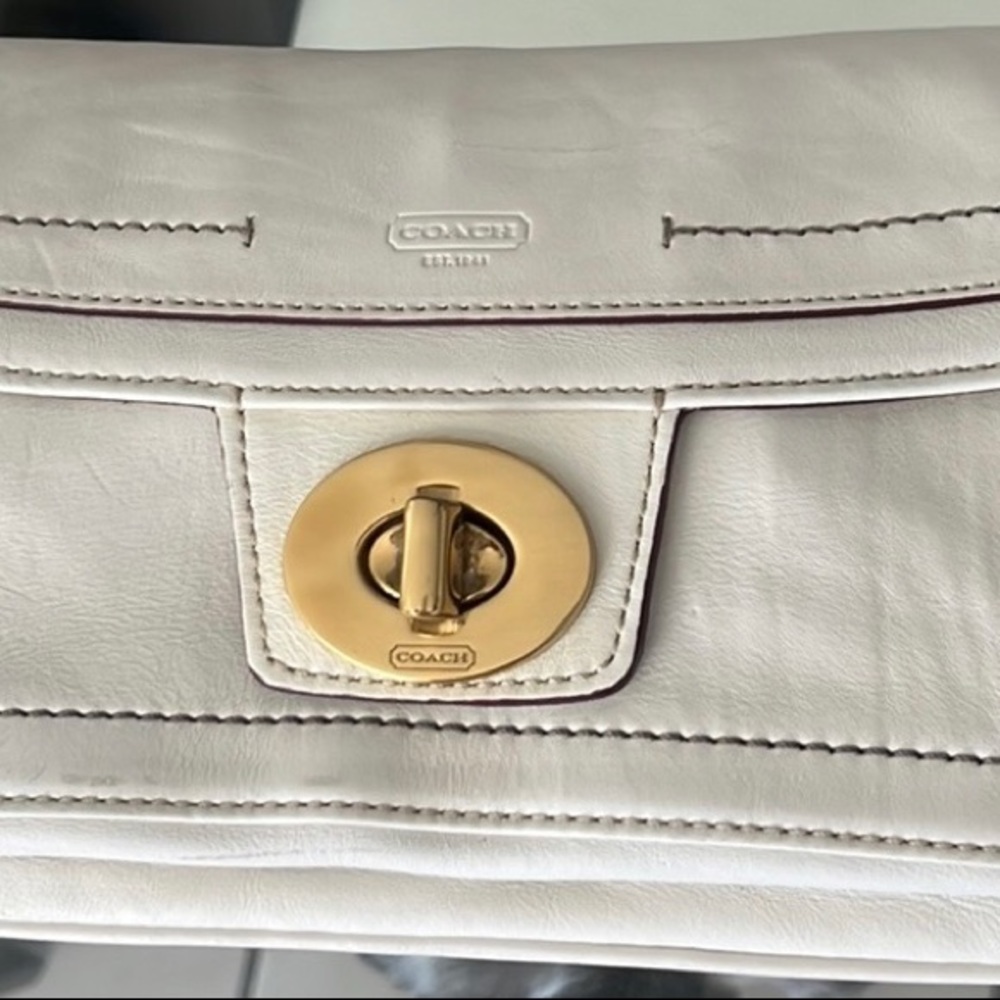 Coach Authentic -Leather White Clutch/Wristlet Bag - image 6